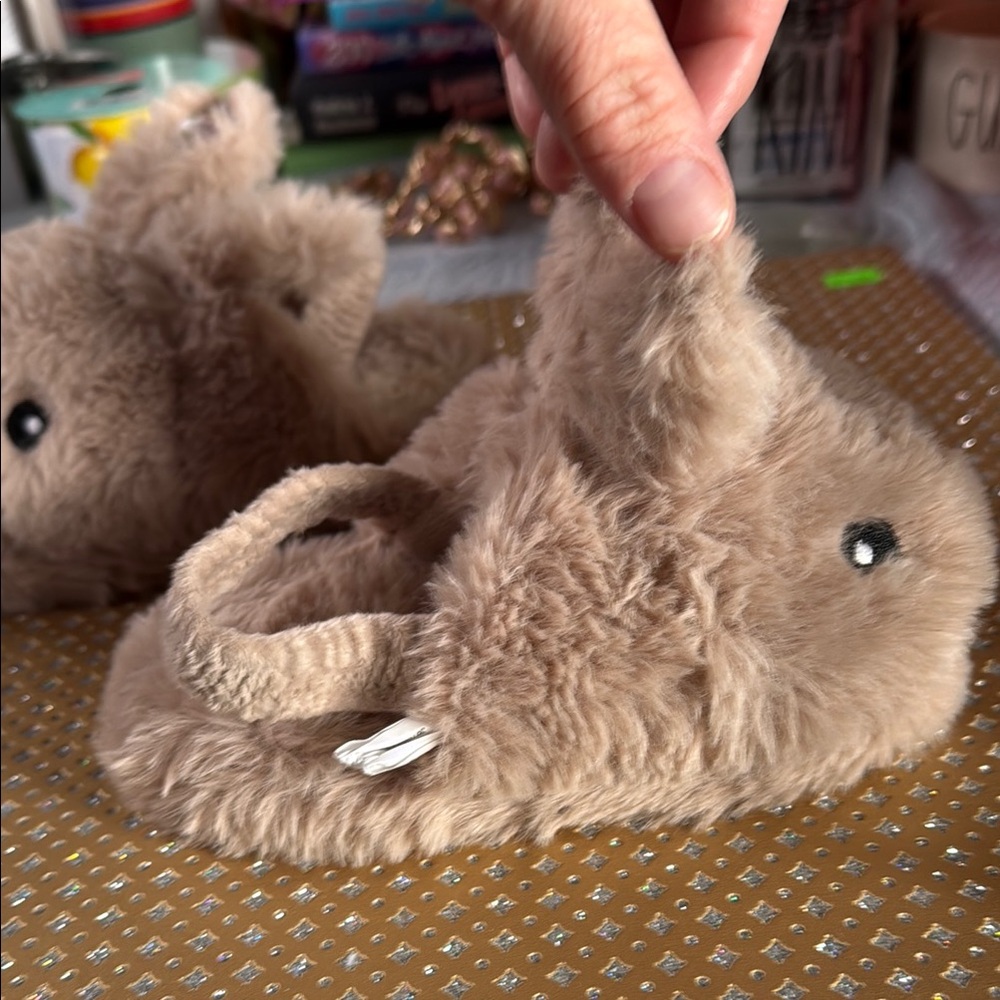 Plush Bunny Slippers 7/8 NWOT - Picture 4 of 6